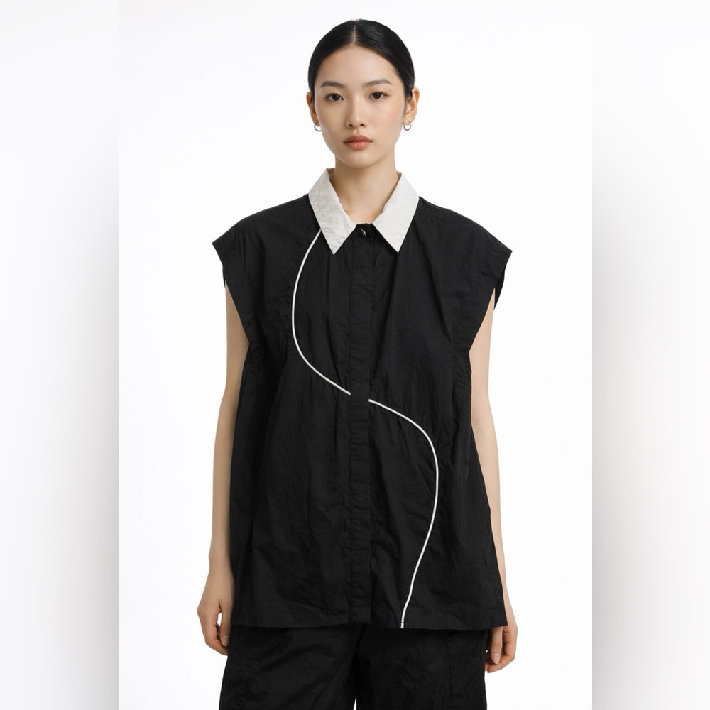Chic Black & White Mod Minimalist Cotton button-up Blouse